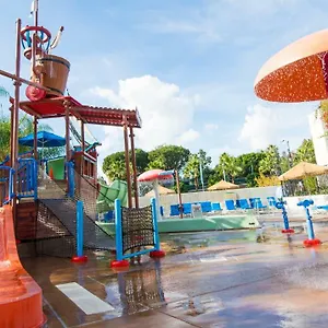 Howard Johnson By Wyndham & Water Playground Anaheim