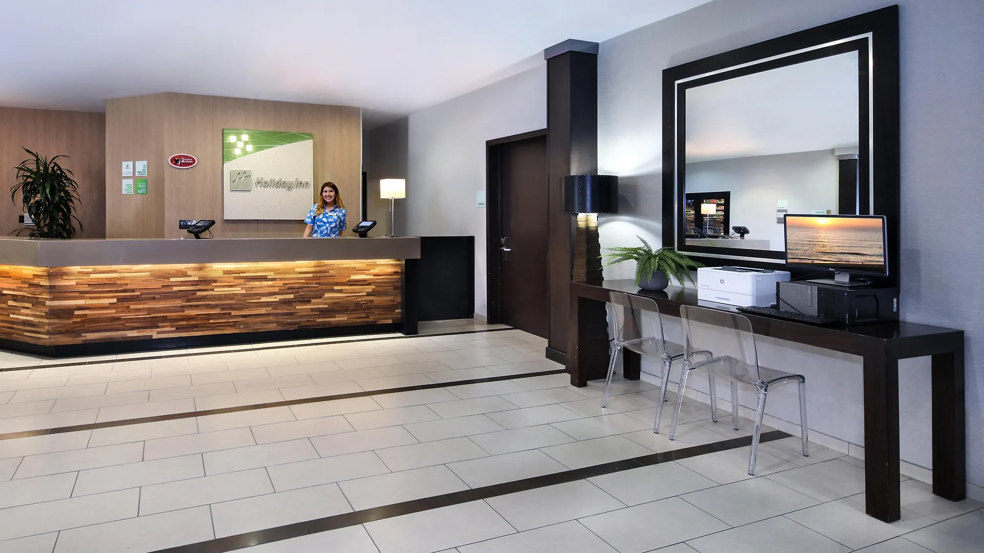 Holiday Inn Hotel & Suites Anaheim By Ihg