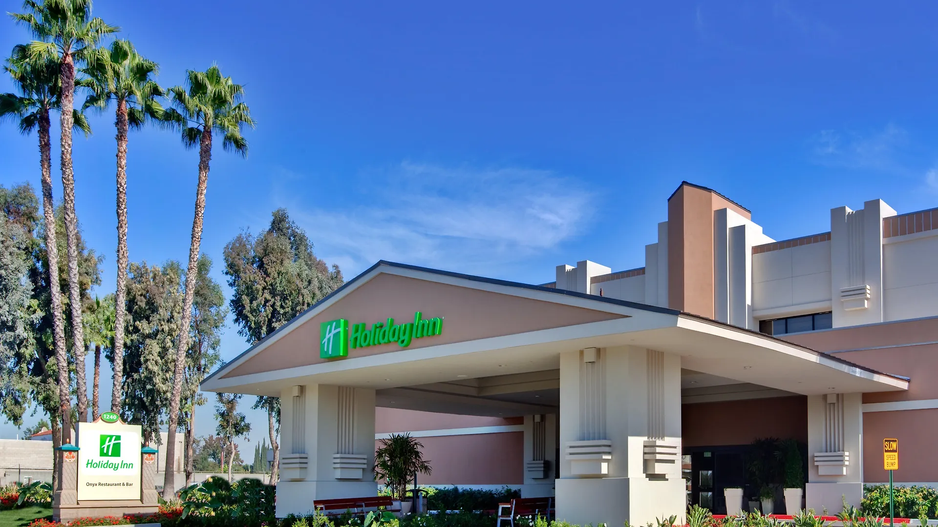 Holiday Inn Hotel & Suites Anaheim By Ihg