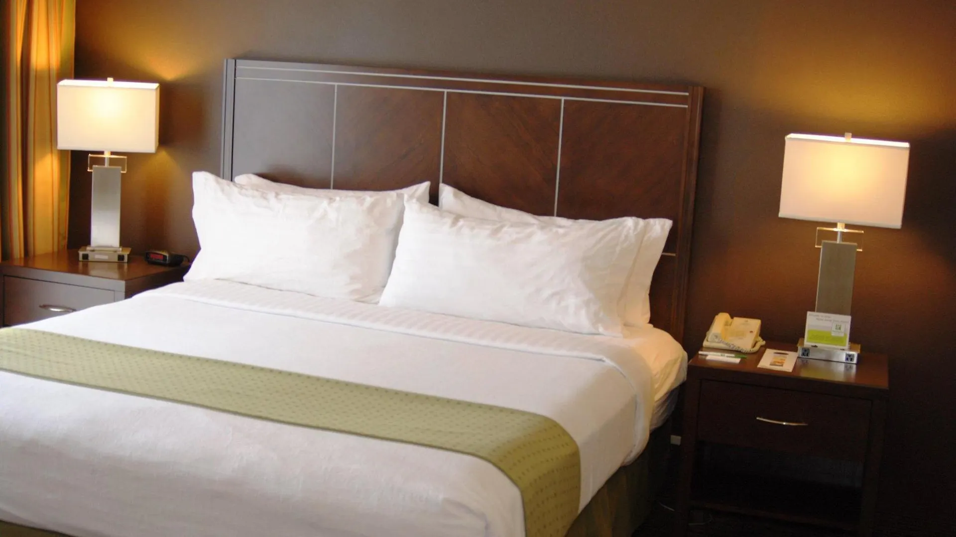 Holiday Inn Hotel & Suites Anaheim By Ihg Resort