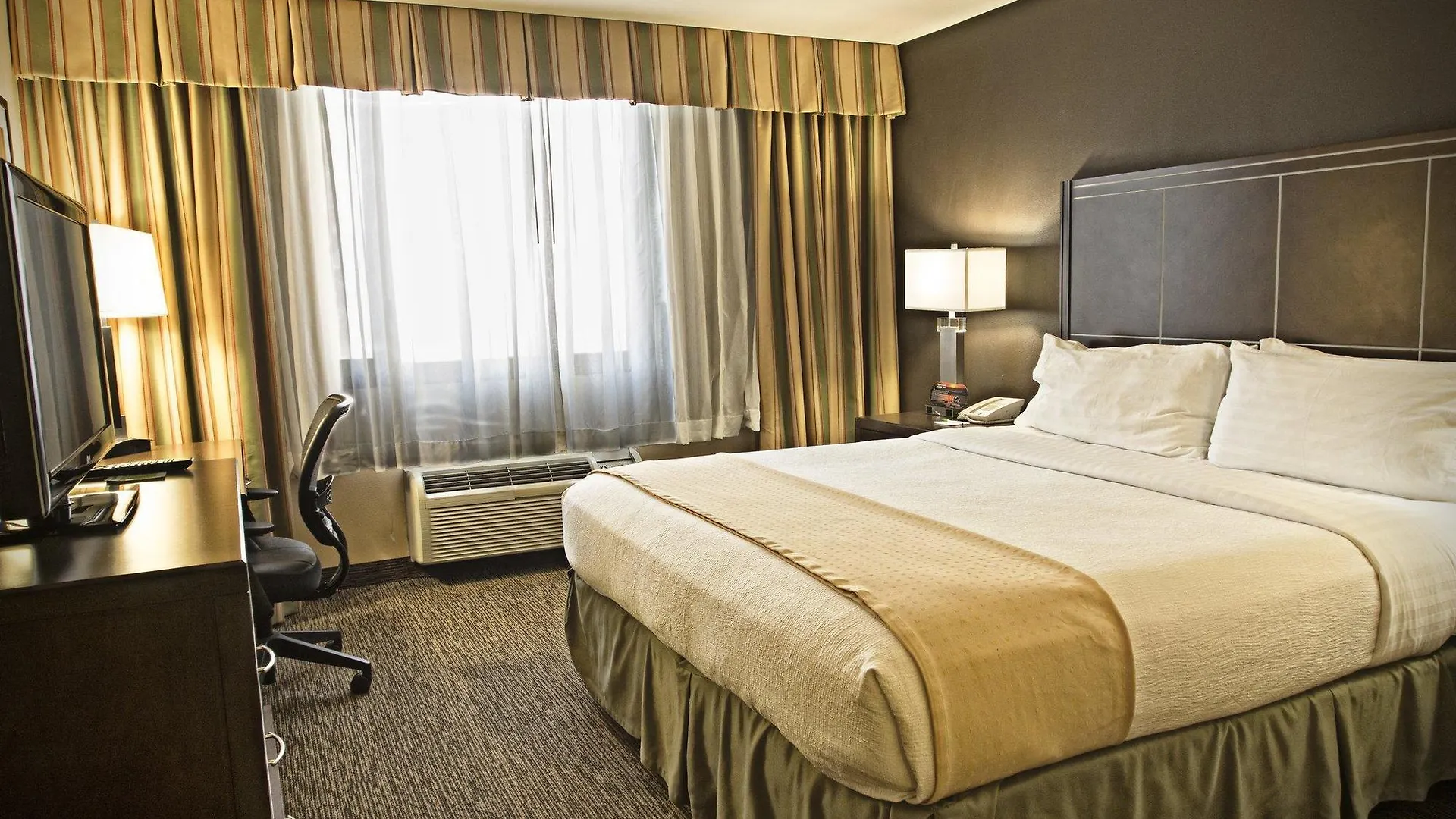 Üdülőközpont Holiday Inn Hotel & Suites Anaheim By Ihg