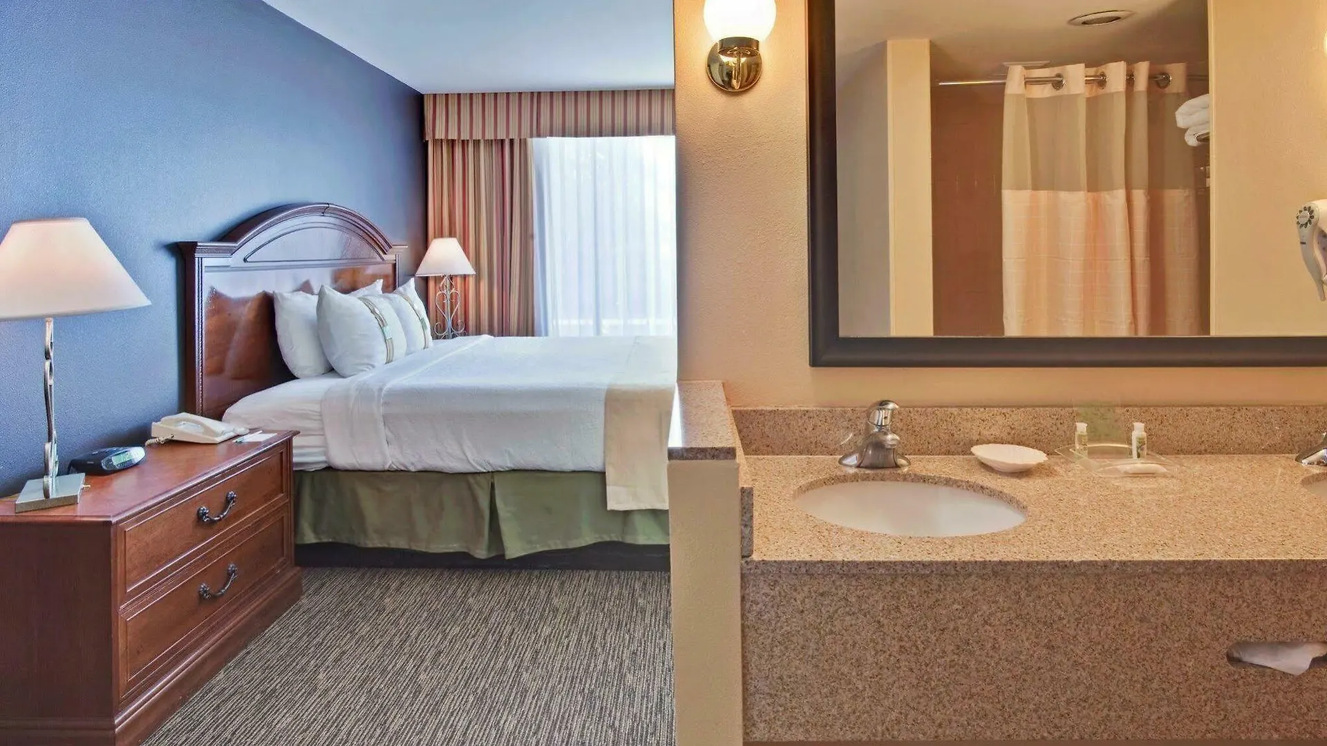 Üdülőközpont Holiday Inn Hotel & Suites Anaheim By Ihg